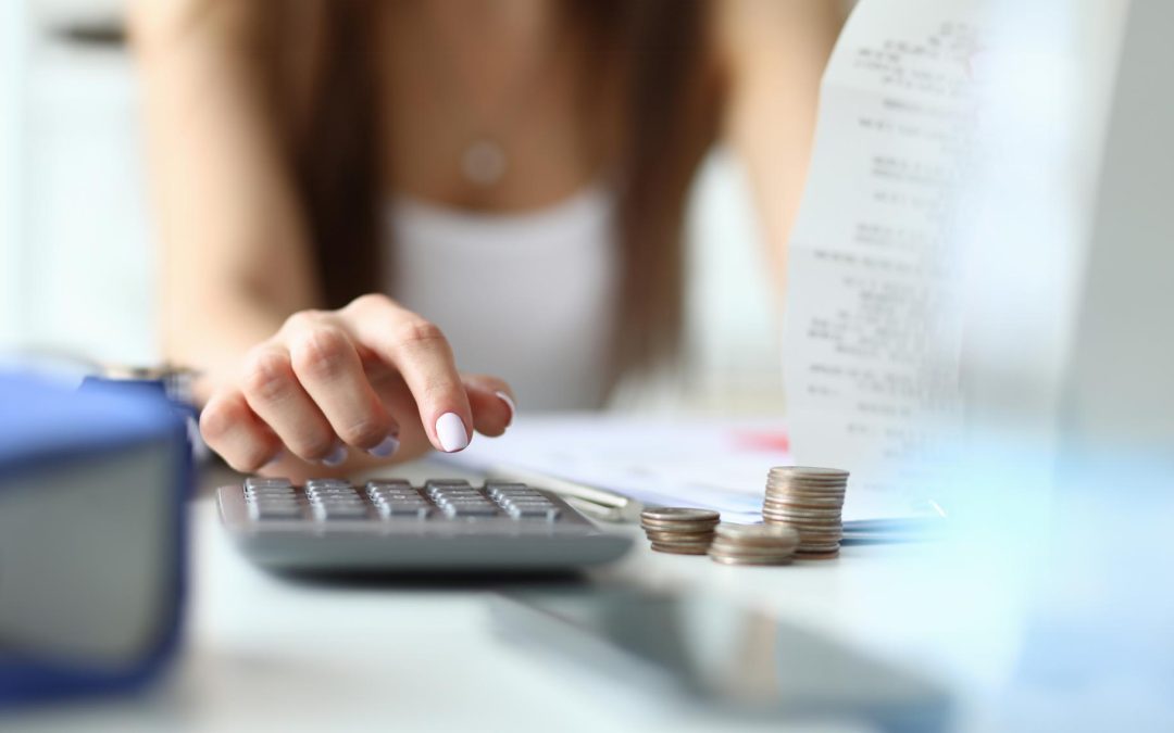 Cobros posteriores con un clic (depósitos, upgrades, penalizaciones)